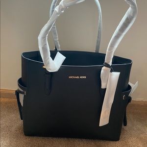black micheal kors tote bag / never been used
